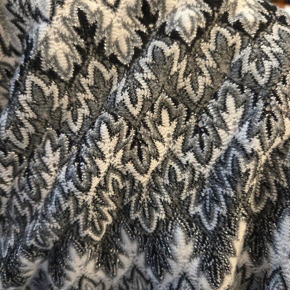 Alfred Dunner ladies top Glitter holiday black/silver Size Large Holiday party - Picture 4 of 9